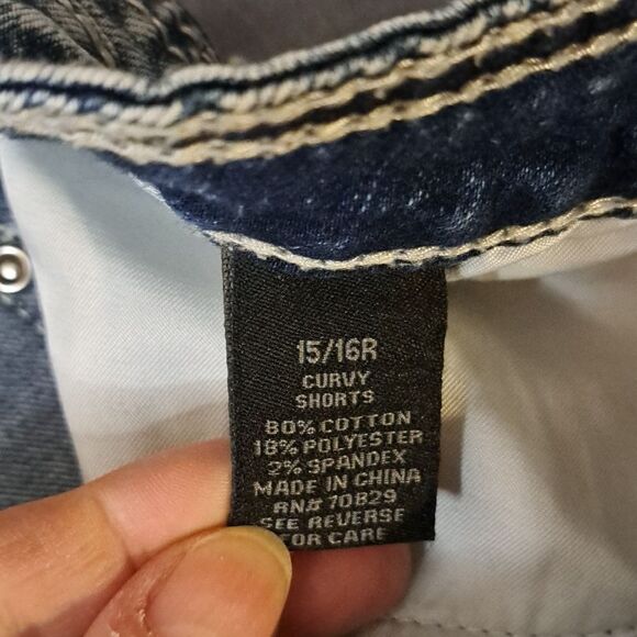 Rue21 curvy jean shorts size 15/16 - Picture 4 of 5